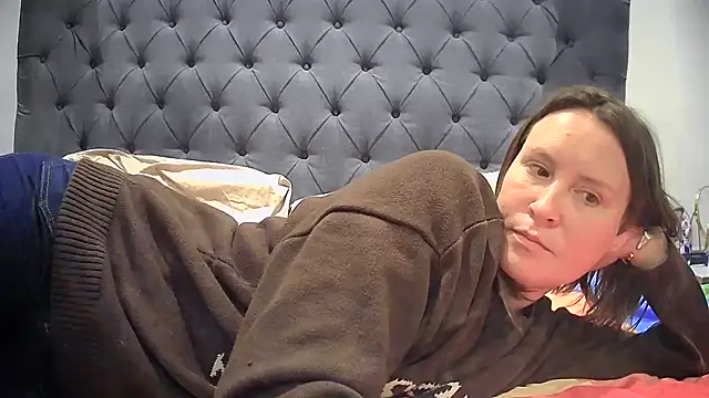 Snapshot of eatmypie69 chatting on 02/22/26, 07:23 eatmypie69 online show from 02/22/26, 07:23