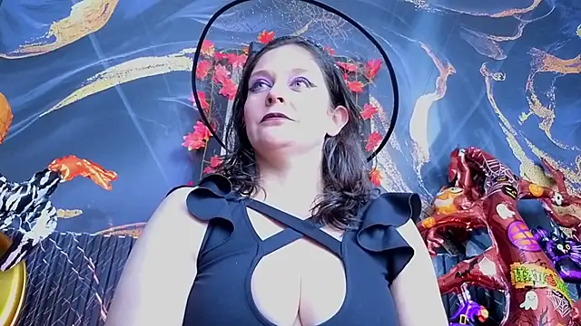 AmandaKovich online show from 10/30/25, 07:36