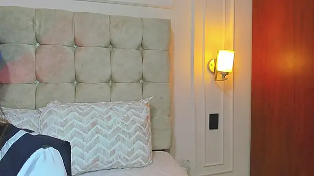 JasmineRoss 1 online show from 09/10/25, 07:25