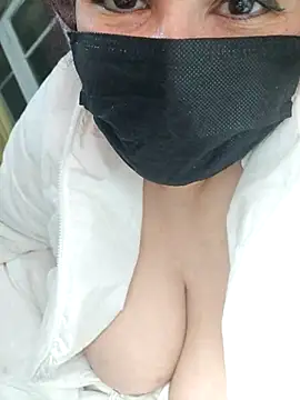 Snapshot of Loly2025 chatting on 02/24/25, 01:46 Loly2025 online show from 02/24/25, 01:46