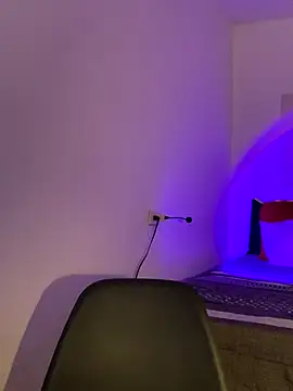 Dahiana Giil online show from 10/29/25, 06:37