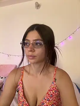 Snapshot of Danna_Myst chatting on 10/25/25, 09:09 Danna Myst online show from 10/25/25, 09:09