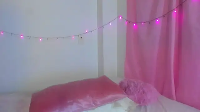 Snapshot of Danna_Myst chatting on 11/26/25, 11:50 Danna Myst online show from 11/26/25, 11:50