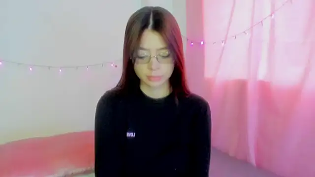 Snapshot of Danna_Myst chatting on 11/27/25, 05:26 Danna Myst online show from 11/27/25, 05:26