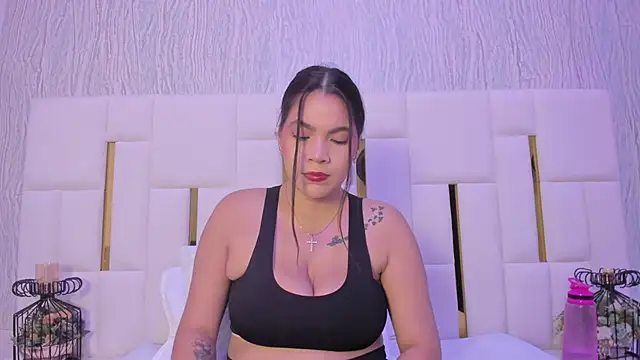 hillary uckerman  online show from 10/26/25, 11:05