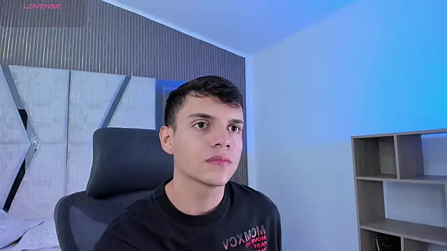 JacobRoberts1 online show from 11/15/25, 08:16