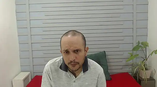 Snapshot of JhonTorres018 chatting on 02/24/25, 07:30 JhonTorres018 online show from 02/24/25, 07:30