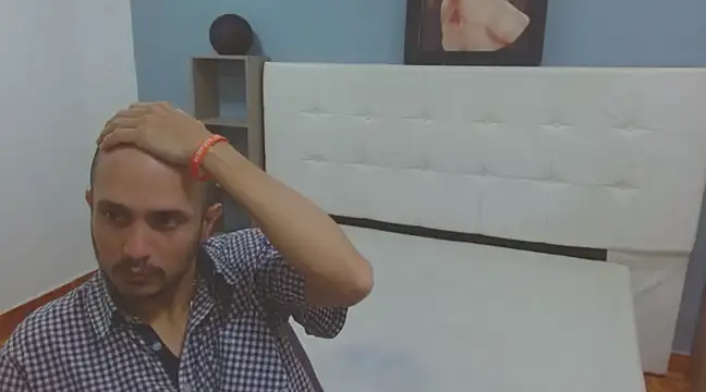 Snapshot of JhonTorres018 chatting on 02/28/25, 07:14 JhonTorres018 online show from 02/28/25, 07:14