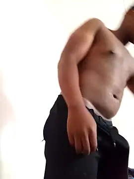 Snapshot of bosszonke123 chatting on 02/21/25, 06:18 bosszonke123 online show from 02/21/25, 06:18