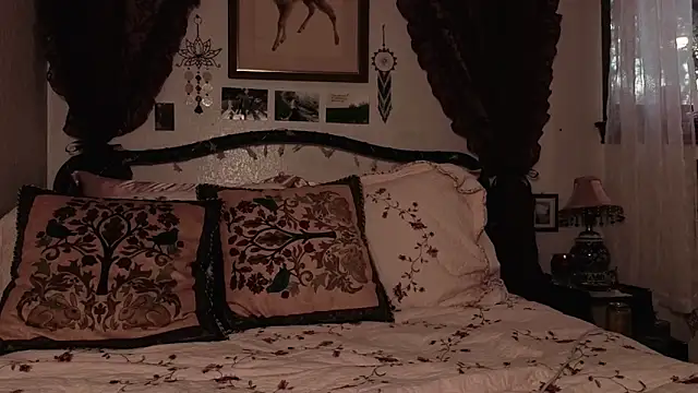 Snapshot of sinfulblonde1 chatting on 02/02/26, 11:36 sinfulblonde1 online show from 02/02/26, 11:36