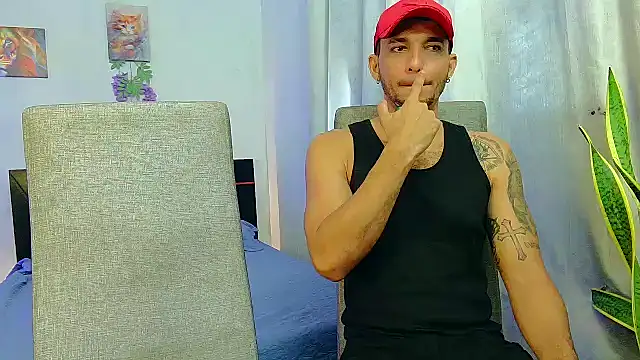 Snapshot of Reina_paola chatting on 09/18/25, 02:41 Reina paola online show from 09/18/25, 02:41