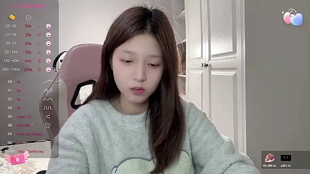 Snapshot of YaYa-521 chatting on 03/21/25, 12:17 YaYa-521 online show from 03/21/25, 12:17