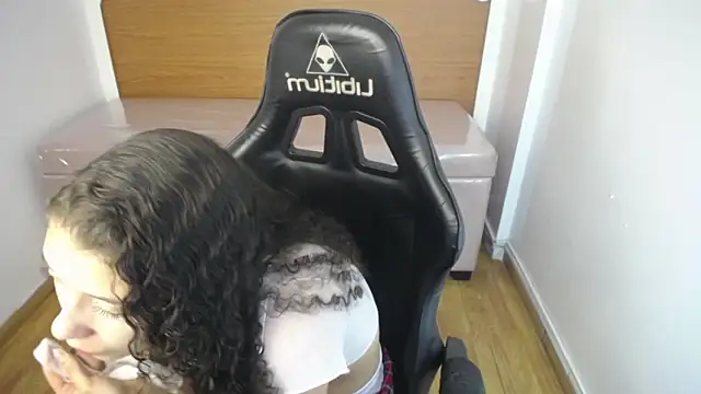 Snapshot of danatella_a chatting on 09/12/25, 01:00 danatella a online show from 09/12/25, 01:00