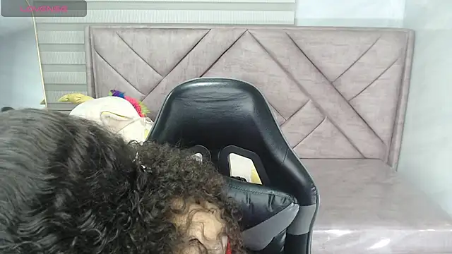 Snapshot of danatella_a chatting on 09/21/25, 01:24 danatella a online show from 09/21/25, 01:24