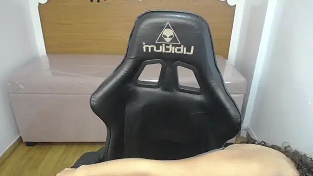 Snapshot of danatella_a chatting on 09/23/25, 01:03 danatella a online show from 09/23/25, 01:03