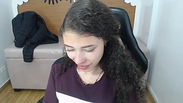 Snapshot of danatella_a chatting on 10/08/25, 01:58 danatella a online show from 10/08/25, 01:58