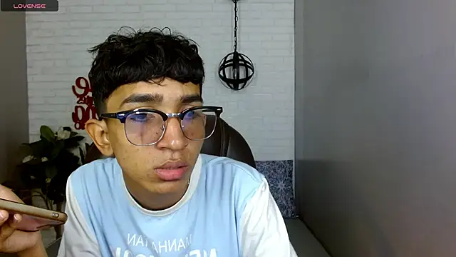 Snapshot of Martin_Linares chatting on 02/19/25, 01:28 Martin Linares online show from 02/19/25, 01:28