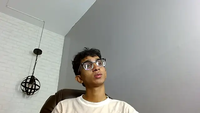 Snapshot of Martin_Linares chatting on 03/05/25, 01:50 Martin Linares online show from 03/05/25, 01:50