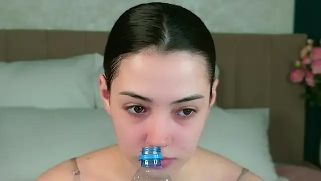 Alice Deleon online show from 12/04/25, 11:19