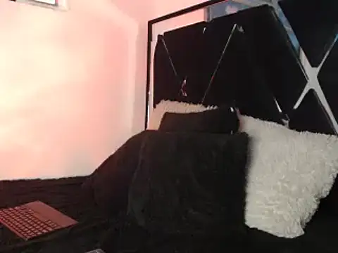 Smith boy 25 online show from 03/06/25, 10:04