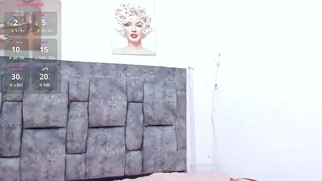 Snapshot of Chloe_diamondss chatting on 03/21/25, 03:44 Chloe diamondss online show from 03/21/25, 03:44