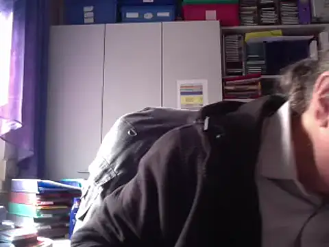 HMStraps01 online show from 12/12/24, 09:30