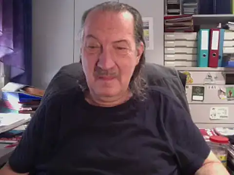 HMStraps01 online show from 01/17/25, 10:33