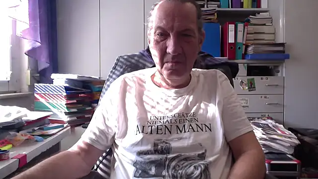 HMStraps01 online show from 02/24/25, 09:43