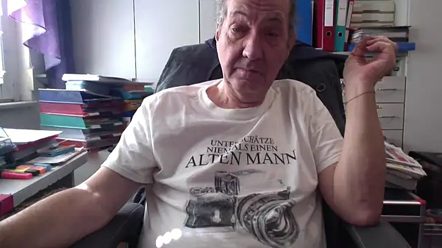 HMStraps01 online show from 02/25/25, 10:26