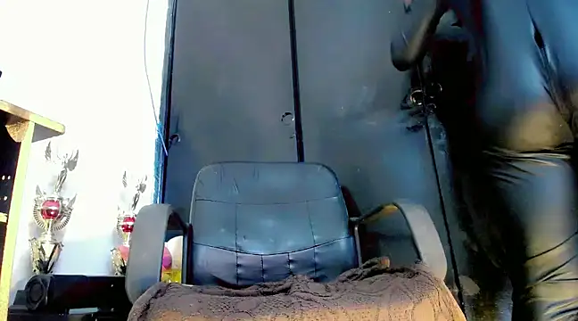 Snapshot of Iris_Gill chatting on 02/15/25, 03:50 Iris Gill online show from 02/15/25, 03:50