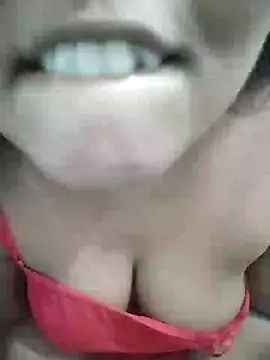 Snapshot of SLbeaty chatting on 10/14/25, 11:00 SLbeaty online show from 10/14/25, 11:00