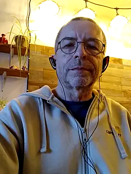 Snapshot of Xavspank2 chatting on 02/10/26, 10:30 Xavspank2 online show from 02/10/26, 10:30