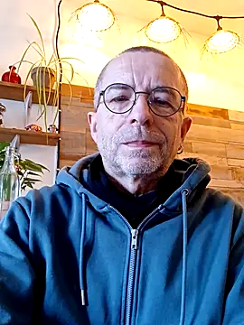 Snapshot of Xavspank2 chatting on 02/18/26, 10:00 Xavspank2 online show from 02/18/26, 10:00