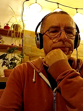 Snapshot of Xavspank2 chatting on 03/15/26, 07:09 Xavspank2 online show from 03/15/26, 07:09