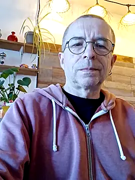 Snapshot of Xavspank2 chatting on 03/24/26, 08:52 Xavspank2 online show from 03/24/26, 08:52