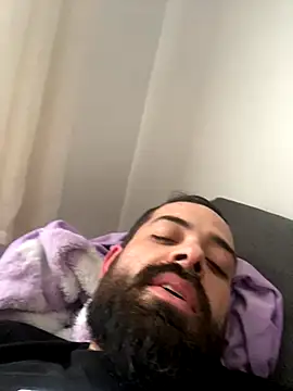 guccititi online show from 11/12/25, 02:06