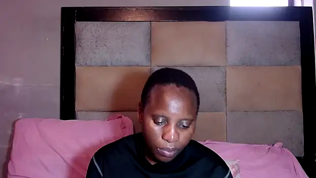 DIVAASS1 online show from 05/05/26, 08:22