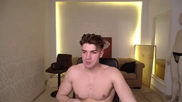 Snapshot of MaxKaiden chatting on 02/25/25, 12:03 MaxKaiden online show from 02/25/25, 12:03