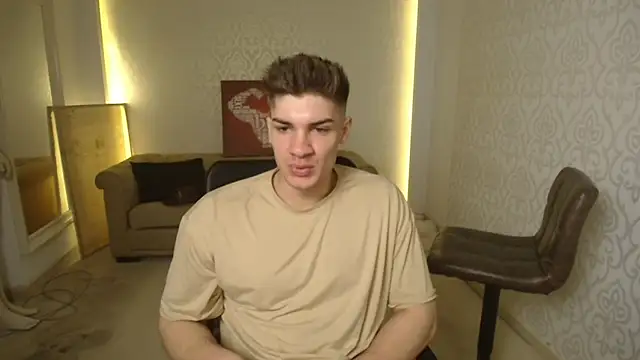 Snapshot of MaxKaiden chatting on 03/17/25, 05:23 MaxKaiden online show from 03/17/25, 05:23