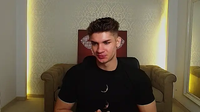 Snapshot of MaxKaiden chatting on 09/23/25, 05:32 MaxKaiden online show from 09/23/25, 05:32