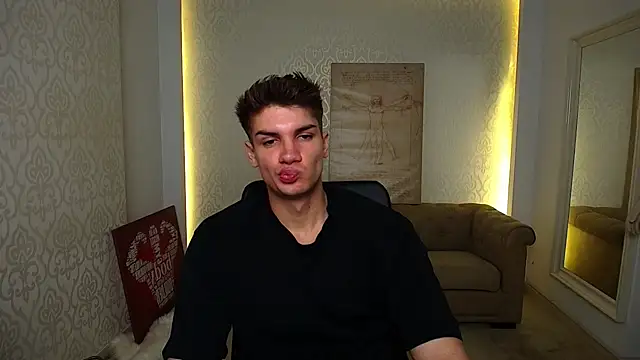 Snapshot of MaxKaiden chatting on 10/02/25, 04:30 MaxKaiden online show from 10/02/25, 04:30