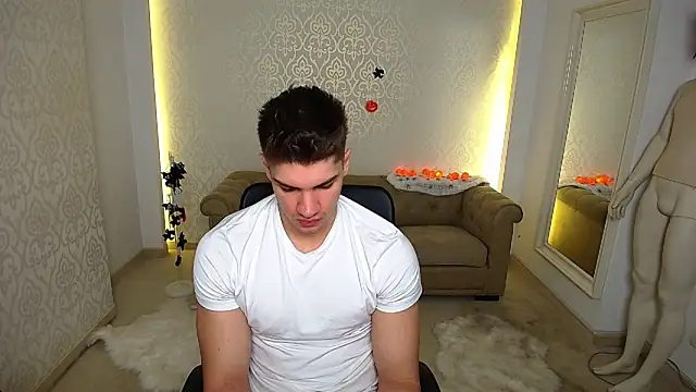 Snapshot of MaxKaiden chatting on 10/21/25, 04:46 MaxKaiden online show from 10/21/25, 04:46