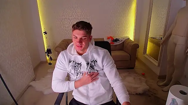 MaxKaiden online show from 11/02/25, 05:21