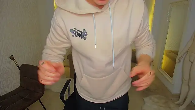 MaxKaiden online show from 11/17/25, 05:35