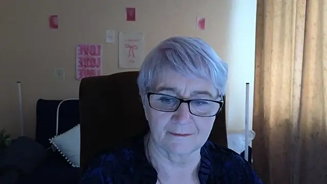 Sandra Snowflake online show from 05/08/26, 12:10