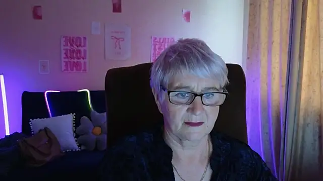 Sandra Snowflake online show from 05/11/26, 10:54
