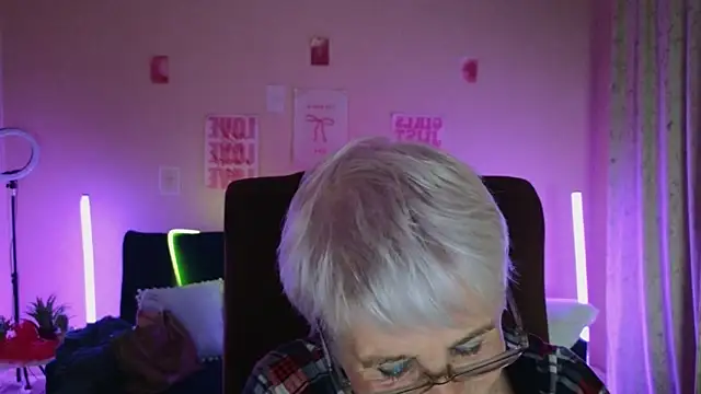 Sandra Snowflake online show from 05/11/26, 05:21