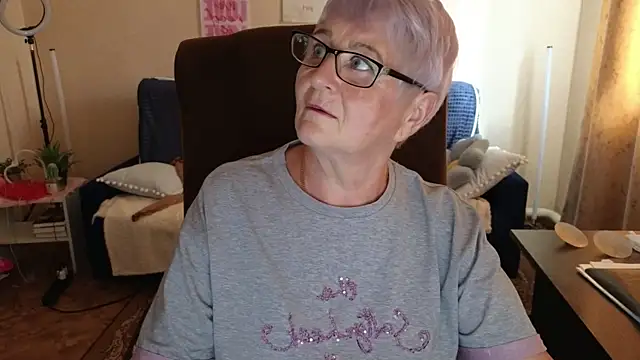 Sandra Snowflake online show from 06/16/26, 12:08