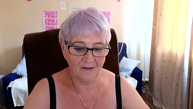 Sandra Snowflake online show from 06/18/26, 09:14