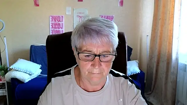 Sandra Snowflake online show from 06/22/26, 03:58